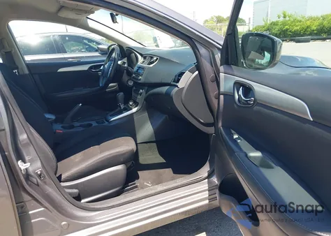 2017 Nissan Sentra S z USA, uszkodzony, nr VIN 3N1AB7AP4HY233225